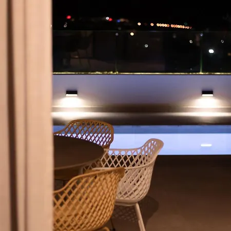 Orama Luxury 3 Bedrooms With Private Pool 빌라 헐소니소스