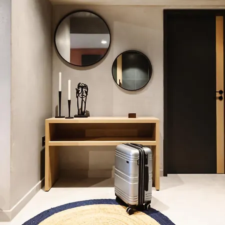 Orama Luxury 3 Bedrooms With Private Pool 헐소니소스