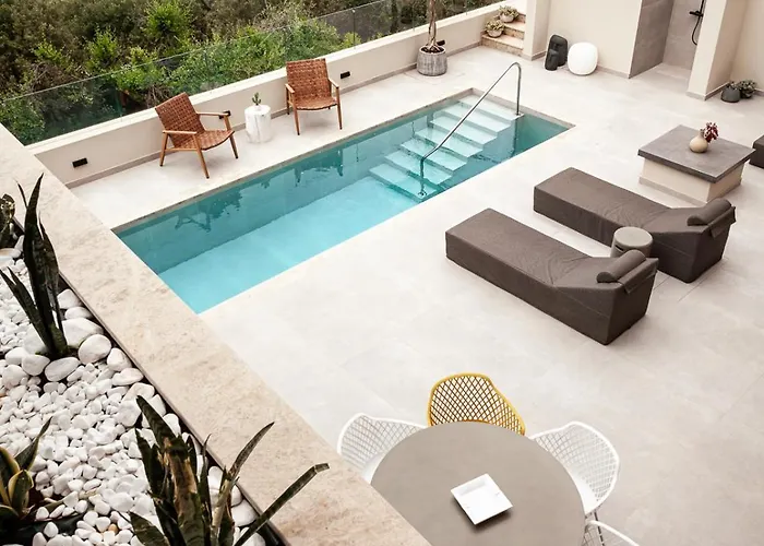 Orama Luxury 3 Bedrooms With Private Pool *