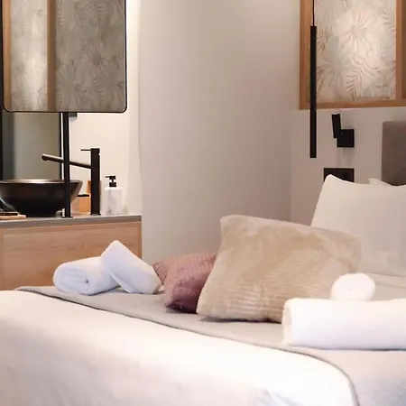 Orama Luxury 3 Bedrooms With Private Pool *