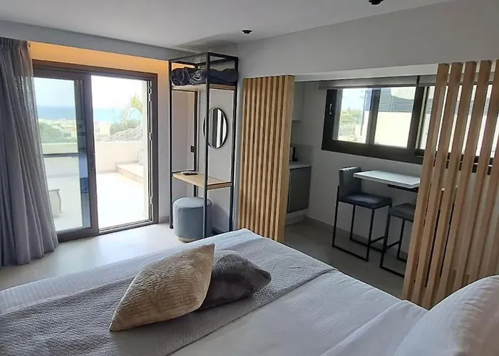 Orama Luxury 3 Bedrooms With Private Pool